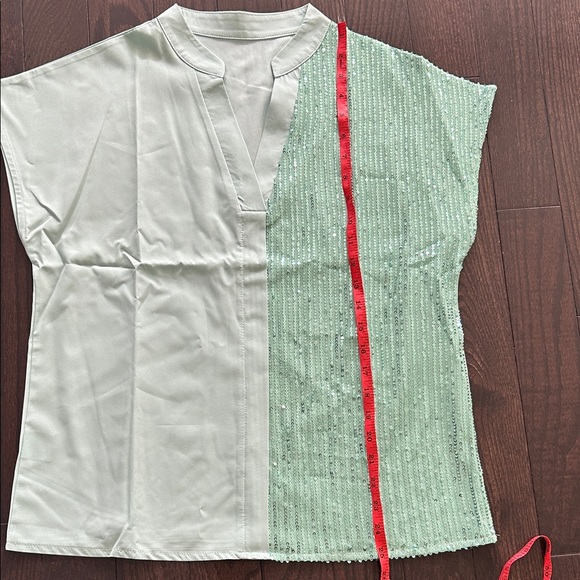 Elegant Mint Green Sequin Top NWOT - Picture 8 of 13